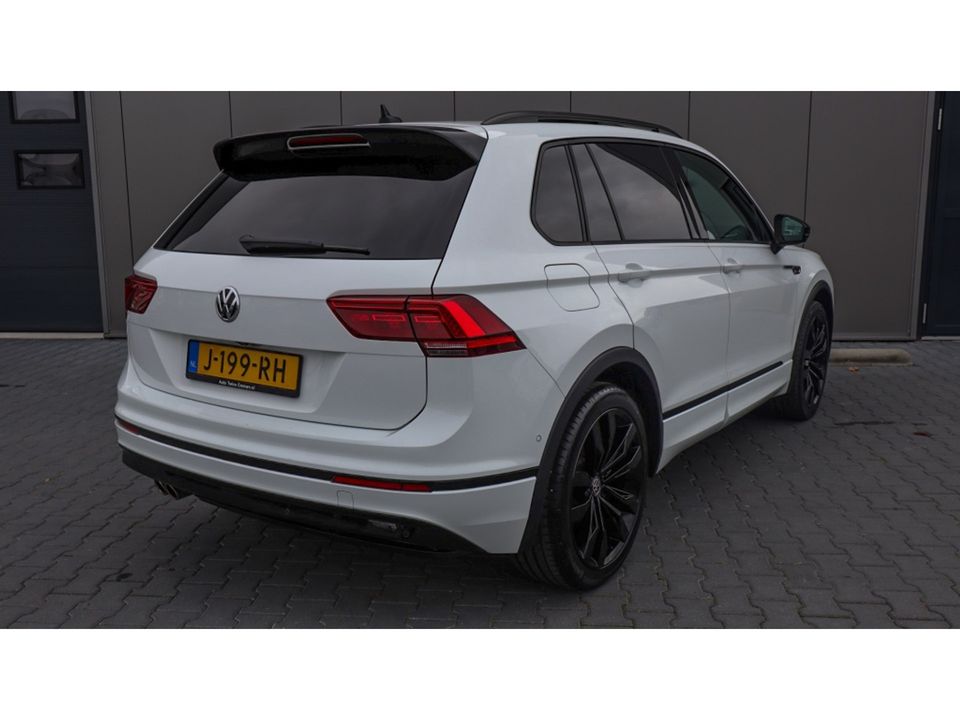 Volkswagen Tiguan 1.5 TSI Highl. Bus R | R-line | Pano | Led | Black Style | Trekh