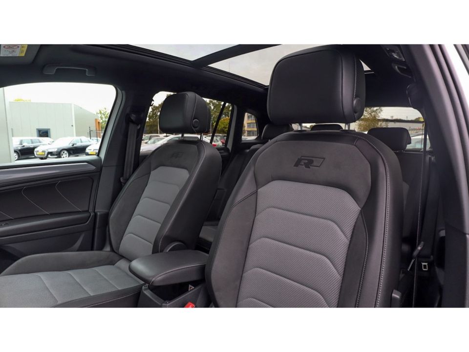 Volkswagen Tiguan 1.5 TSI Highl. Bus R | R-line | Pano | Led | Black Style | Trekh