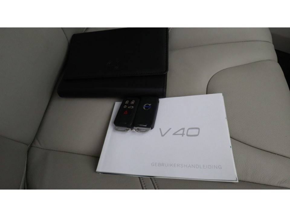 Volvo V40 1.6 D2 Momentum | Led | Leder Interieur | PDC | VERKOCHT