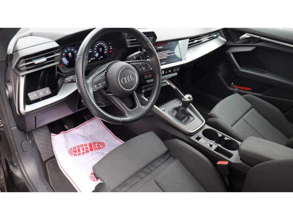 Audi A3 Sportback 30 TFSI Bns edition | Sport | Led | Matrix | Media | PDC