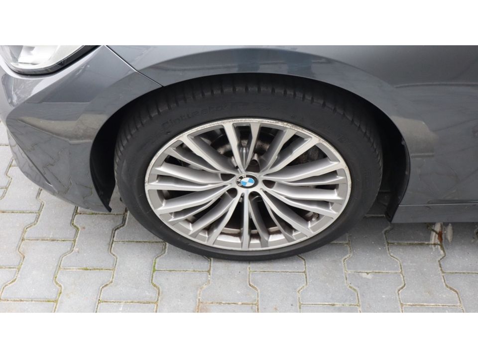 BMW 3 Serie Touring 330i | 256PK | Adaptieve cruise | M Sport stuur | Sportline