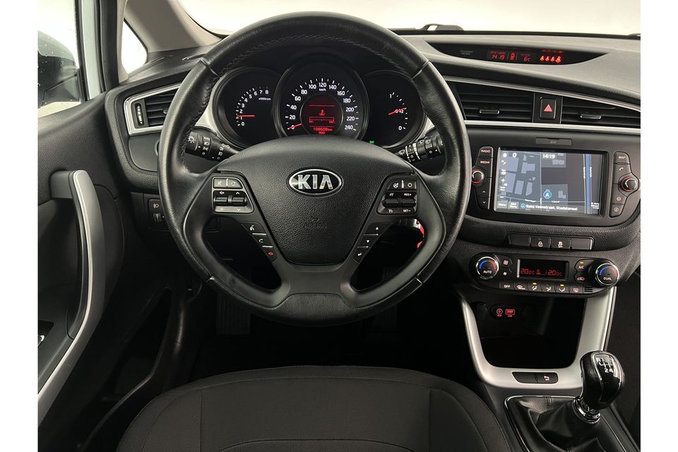 Kia Ceed 1.0 T-GDi Design Edition LED Camera Cruise Carplay Clima Trekhaak Navi 16"LMV PDC