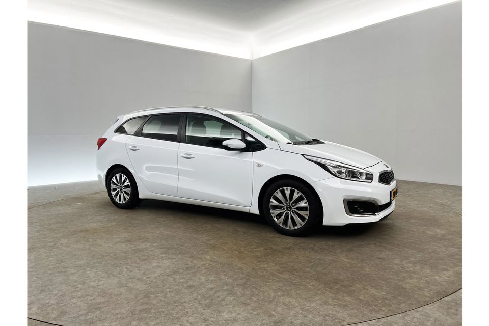 Kia Ceed 1.0 T-GDi Design Edition LED Camera Cruise Carplay Clima Trekhaak Navi 16"LMV PDC