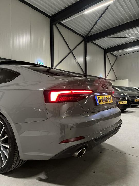 Audi A5 Sportback S-line black edition Pano Nardo Grey Sfeer