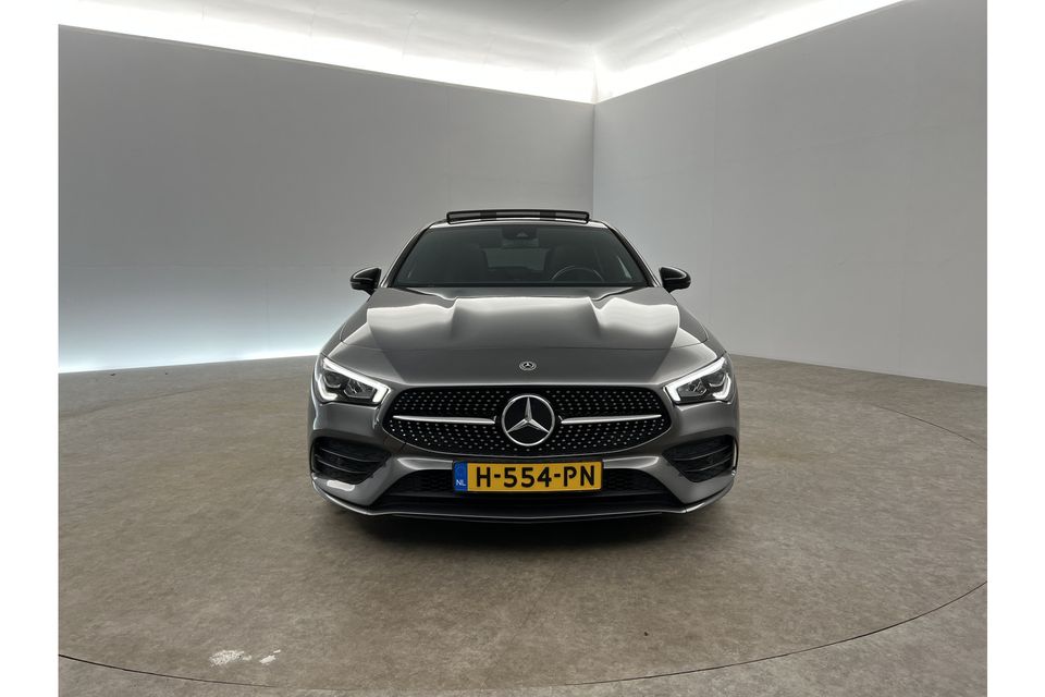 Mercedes-Benz CLA-Klasse 180 AMG Automaat LED Pano Camera Cruise Clima Virtual Navigatie 18"LMV