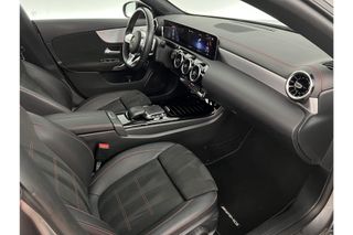 Mercedes-Benz CLA-Klasse 180 AMG Automaat LED Pano Camera Cruise Clima Virtual Navigatie 18"LMV