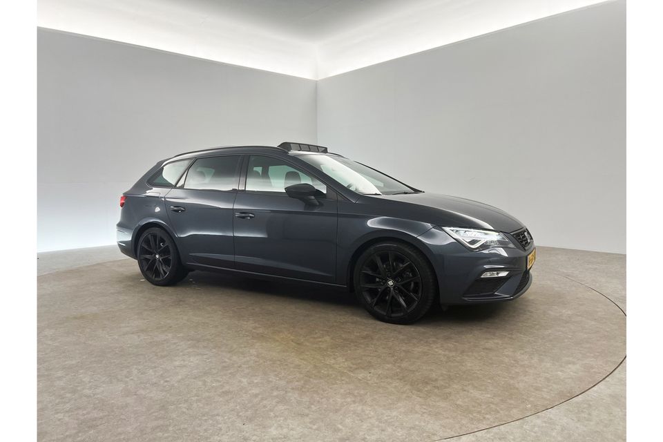 SEAT Leon 1.5 TSI FR Ultimate Edition DSG | Beats Audio | 150PK Pano LED Camera Clima Carplay Sfeer Navigatie Virtual Stoelverwarming DAB+ PDC 18"LMV