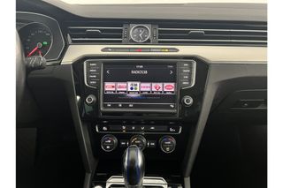 Volkswagen Passat 1.4 TSI GTE 231PK DSG LED Camera Cruise Clima Carplay Navigatie 17"LMV