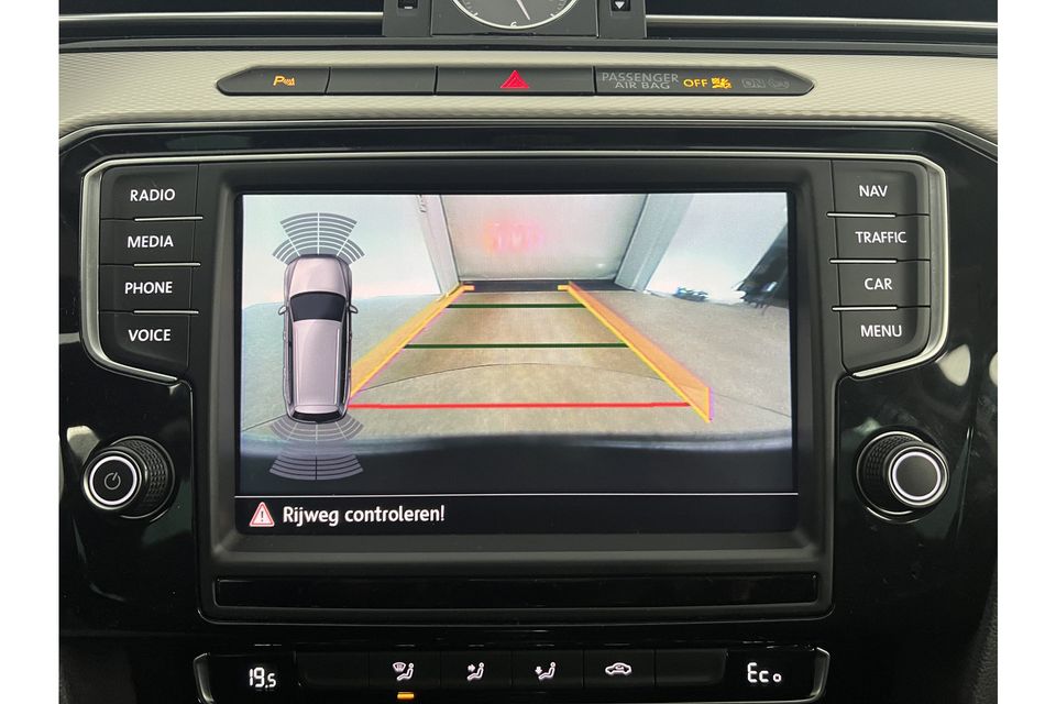 Volkswagen Passat 1.4 TSI GTE 231PK DSG LED Camera Cruise Clima Carplay Navigatie 17"LMV