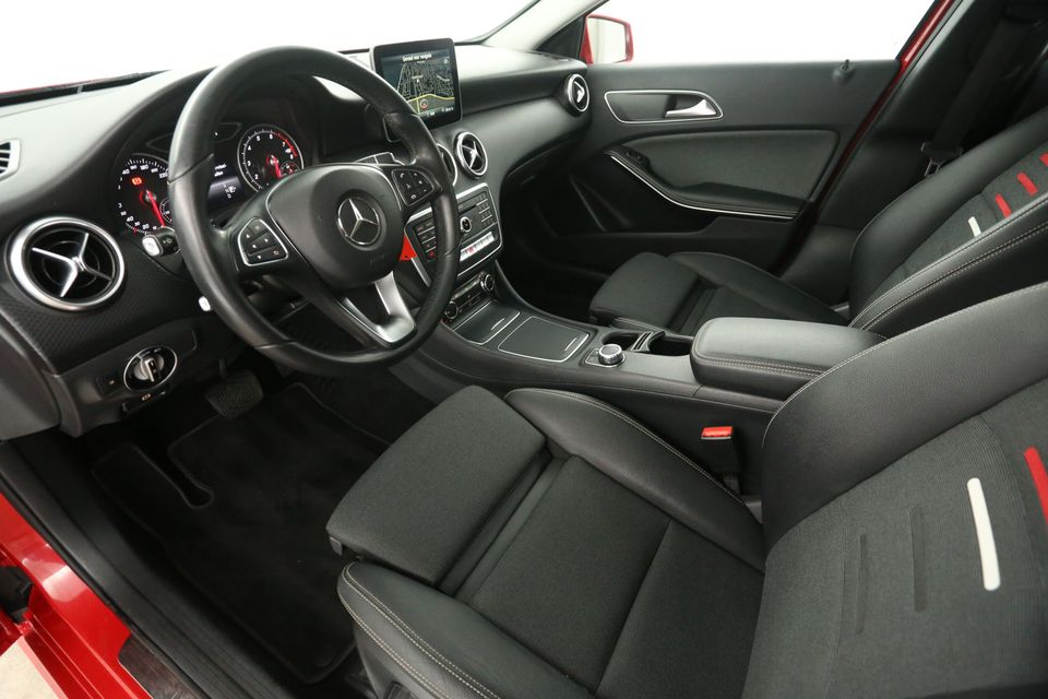 Mercedes-Benz A-Klasse Ambition Automaat Airco LED Cruise Navi 16"LMV Bluetooth PDC Elektrpakket