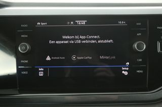 Volkswagen Polo 1.0 TSI R-line Clima Carplay Adaptive-Cruise Parkeersensoren Navigatie DAB+ 16"LMV