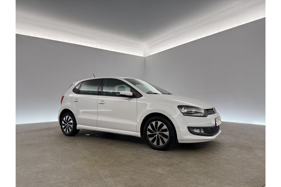 Volkswagen Polo 1.4 TDI BlueMotion Airco Cruise Navigatie Bluetooth Elektrpakket 15"LMV