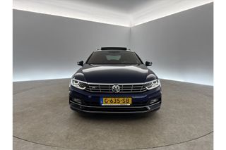 Volkswagen Passat 1.5 TSI Highline R-line DSG 150PK Pano LED ACC Camera Clima Carplay Virtual Trekhaak Stoelverwarming Leder 19"LMV DAB+ Navi PDC