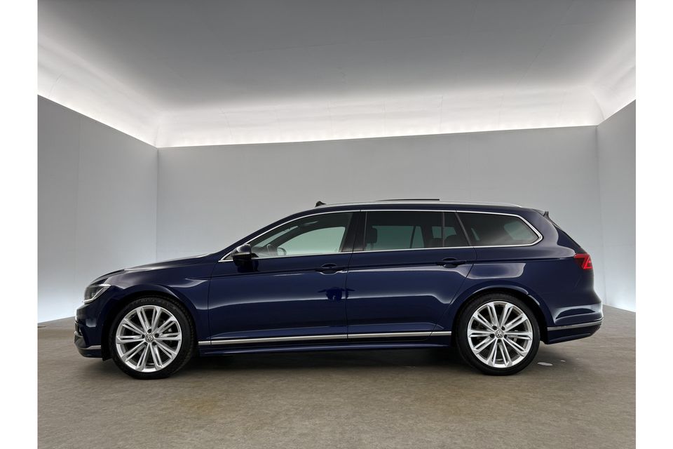 Volkswagen Passat 1.5 TSI Highline R-line DSG 150PK Pano LED ACC Camera Clima Carplay Virtual Trekhaak Stoelverwarming Leder 19"LMV DAB+ Navi PDC