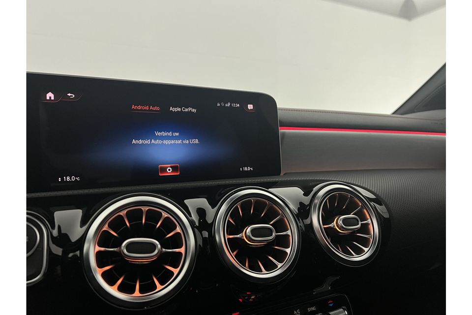 Mercedes-Benz CLA-Klasse 200 AMG 164PK Pano Sfeer LED Carplay Virtual Clima Camera Cruise 18"LMV Navi PDC