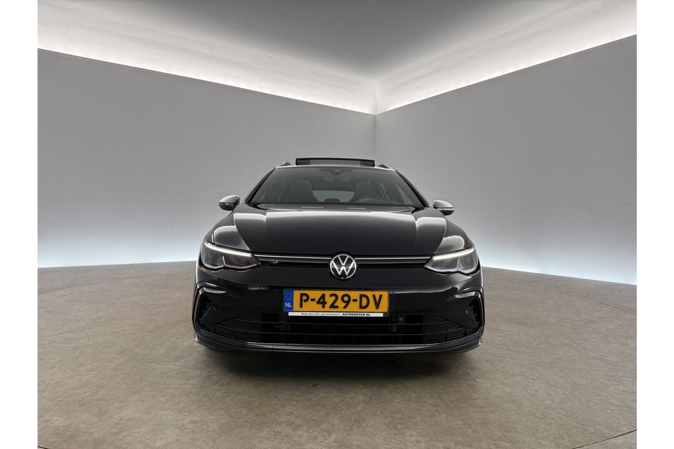 Volkswagen Golf 1.5 eTSI R-Line 162PK DSG Pano Sfeer Clima LED Carplay Trekhaak Virtual Navi PDC 18"LMV Stoel/Stuurverwarming