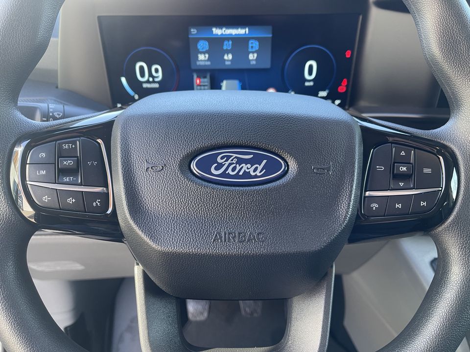 Ford Transit Custom 340 2.0 TDCI L2H1 Trend DC 6 persoons / NIEUW / bpm vrij / rijklaar € 40.950 ex btw / lease vanaf € 733 / direct leverbaar / airco / cruise / apple carplay / camera / magnetic grey metallic