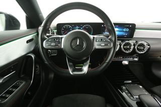 Mercedes-Benz CLA-Klasse 250e AMG 235PK Hybride Sfeerverl. LED Trekhaak Camera Cruise Navi Virtual 18"LMV Parkeersensoren