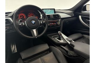 BMW 3-serie 320d High Executive M-Sport 191PK Pano Leder LED 19"LMV Clima Cruise Stoelverwarming Navi Parkeersensoren