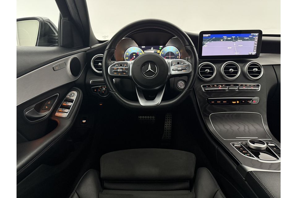 Mercedes-Benz C-Klasse AMG Automaat Clima Camera Virtual LED Cruisecontrol Navi PDC 18''LMV Trekhaak