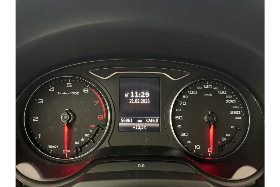 Audi A3 1.0 TFSI S-line LED Cruise Clima Navigatie Bluetooth Parkeersensoren 18''LMV