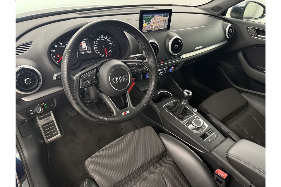 Audi A3 1.0 TFSI S-line LED Cruise Clima Navigatie Bluetooth Parkeersensoren 18''LMV