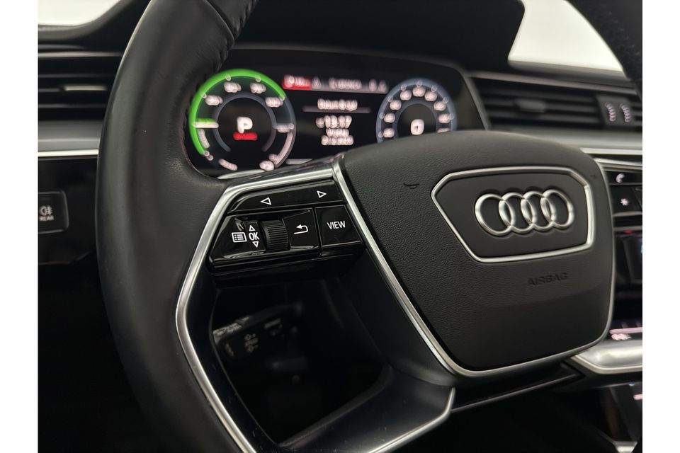 Audi e-tron 50 Quattro 4WD Launch Edition Plus 313PK Elektrisch Pano Sfeer Clima Cruise Carplay 20"LMV LED Navi Virtual PDC Camera