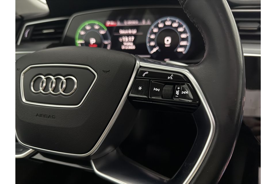 Audi e-tron 50 Quattro 4WD Launch Edition Plus 313PK Elektrisch Pano Sfeer Clima Cruise Carplay 20"LMV LED Navi Virtual PDC Camera