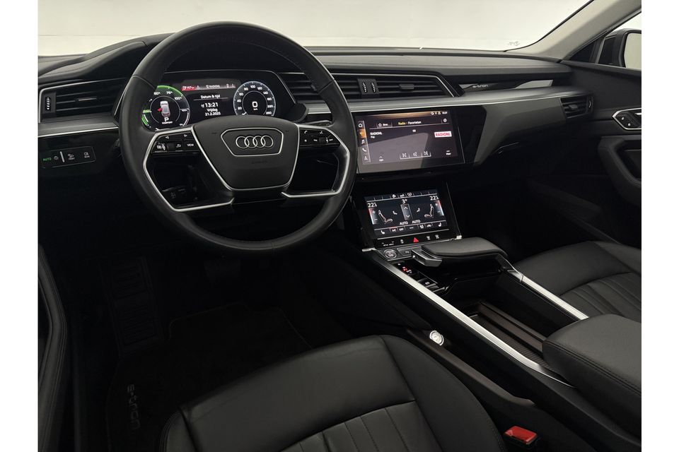 Audi e-tron 50 Quattro 4WD Launch Edition Plus 313PK Elektrisch Pano Sfeer Clima Cruise Carplay 20"LMV LED Navi Virtual PDC Camera