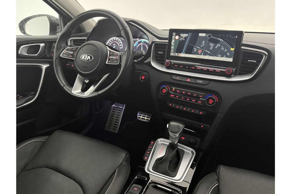 Kia X Ceed 1.6 GDi PHEV ExecutiveLine 165PK Hybride Pano Camera LED Carplay Clima Cruise Navi Parelmoer PDC 18''LMV