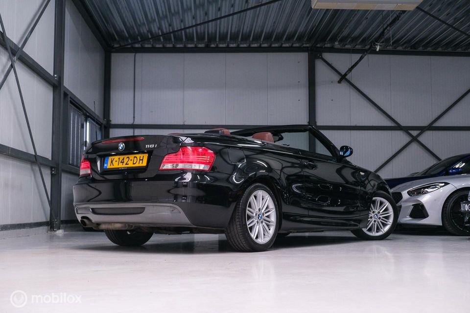 BMW 1 Serie Cabrio 118i High Executive M pakket | Leder | automaat | Xenon | Sportstoelen | youngtimer |