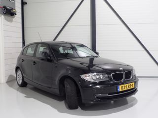 BMW 1-serie 116i Business Line Style "Origineel NL!" Nieuwe ketting!! Apple-Carplay Camera, van 2e eigenaar in uniek mooie staat!