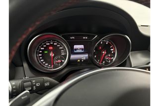 Mercedes-Benz CLA-Klasse 180 AMG Automaat Airco Cruise Camera Navigatie LED Stoelverwarming 18"LMV PDC