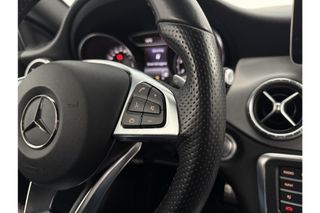 Mercedes-Benz CLA-Klasse 180 AMG Automaat Airco Cruise Camera Navigatie LED Stoelverwarming 18"LMV PDC