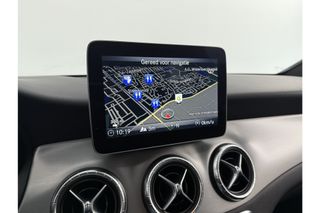 Mercedes-Benz CLA-Klasse 180 AMG Automaat Airco Cruise Camera Navigatie LED Stoelverwarming 18"LMV PDC