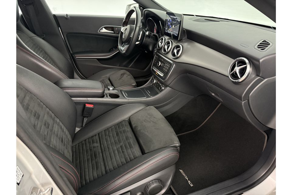 Mercedes-Benz CLA-Klasse 180 AMG Automaat Airco Cruise Camera Navigatie LED Stoelverwarming 18"LMV PDC