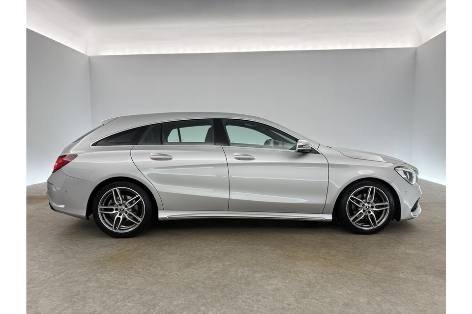 Mercedes-Benz CLA-Klasse 180 AMG Automaat Airco Cruise Camera Navigatie LED Stoelverwarming 18"LMV PDC