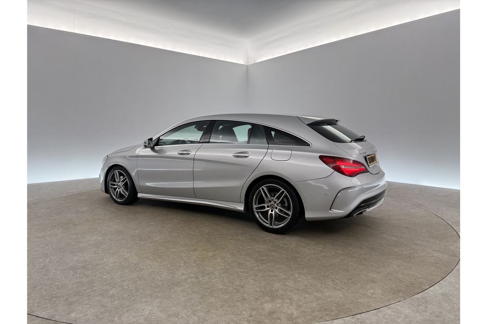 Mercedes-Benz CLA-Klasse 180 AMG Automaat Airco Cruise Camera Navigatie LED Stoelverwarming 18"LMV PDC