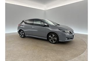 Nissan Leaf N-Connecta 150PK Elektrisch 360Camera LED Stoel/Stuurverwarming Clima Navi PDC 17"LMV