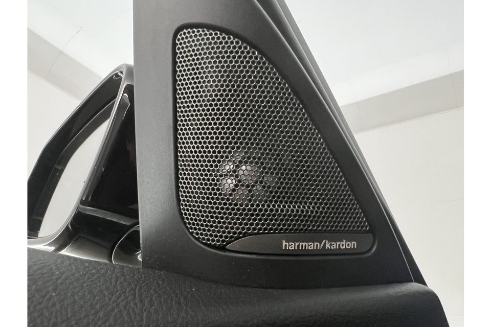 BMW 3 Serie 318i M Sport | Harman/Kardon | Carplay Trekhaak Virtual LED Navi Clima Stoelverwarming 18"LMV