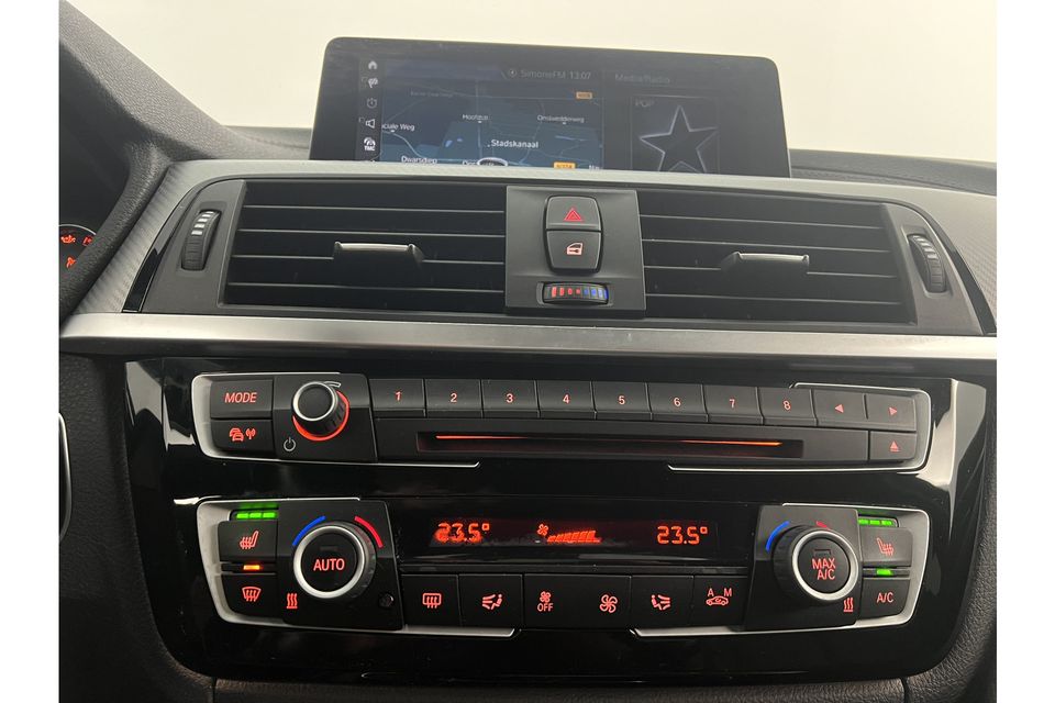 BMW 3 Serie 318i M Sport | Harman/Kardon | Carplay Trekhaak Virtual LED Navi Clima Stoelverwarming 18"LMV