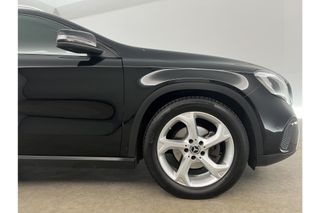 Mercedes-Benz GLA 180 AMG Airco Cruise Navi LED Parkeersensoren 18"LMV Stoelverwarming