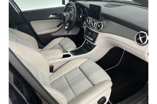 Mercedes-Benz GLA 180 AMG Airco Cruise Navi LED Parkeersensoren 18"LMV Stoelverwarming