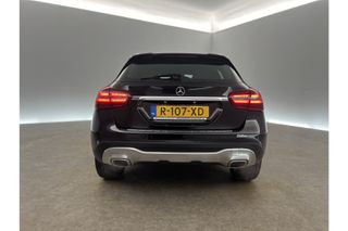 Mercedes-Benz GLA 180 AMG Airco Cruise Navi LED Parkeersensoren 18"LMV Stoelverwarming