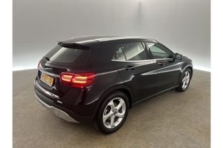 Mercedes-Benz GLA 180 AMG Airco Cruise Navi LED Parkeersensoren 18"LMV Stoelverwarming