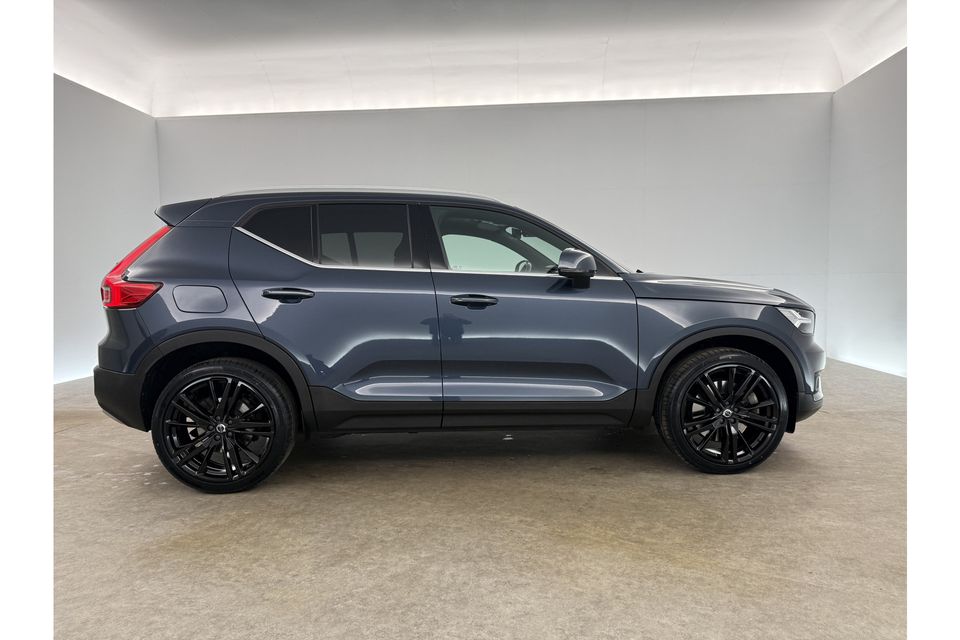 Volvo XC40 1.5 T5 Recharge Inscription R-design Hybride 262PK Pano LED 18"LMV ACC Camera Carplay Clima Stoel/Stuurverwarming Navi Virtual DAB+ PDC