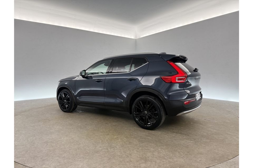 Volvo XC40 1.5 T5 Recharge Inscription R-design Hybride 262PK Pano LED 18"LMV ACC Camera Carplay Clima Stoel/Stuurverwarming Navi Virtual DAB+ PDC