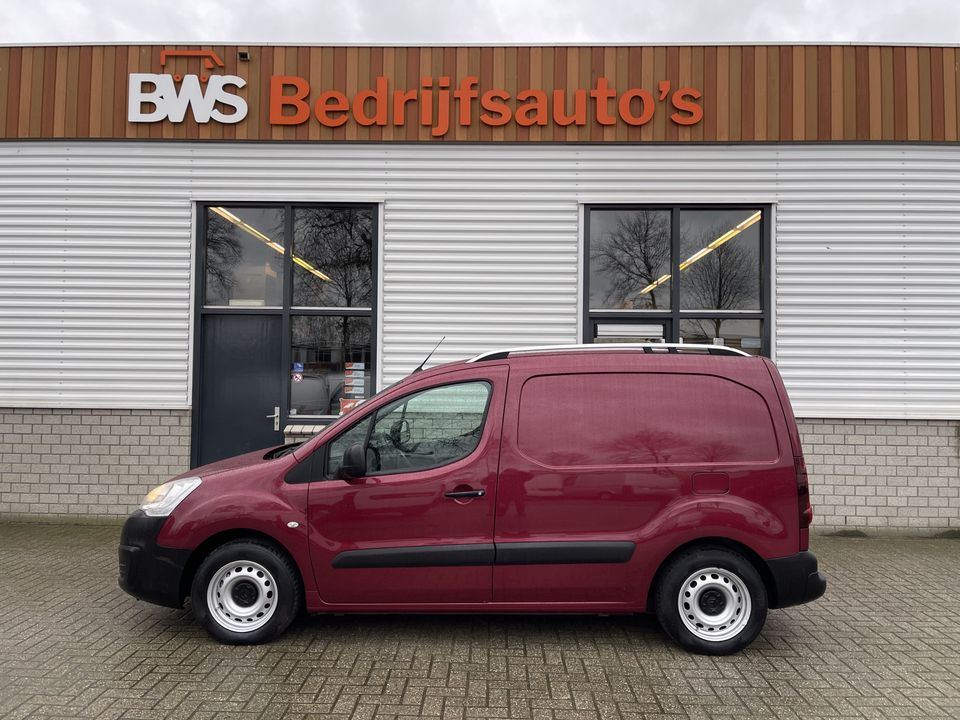 Citroën Berlingo 1.6 BlueHDI 75 Comfort / vaste prijs rijklaar € 7950 ex btw / lease vanaf € 146 / euro 6 diesel / airco / cruise / navi / dakrails / bordeaux rood metallic