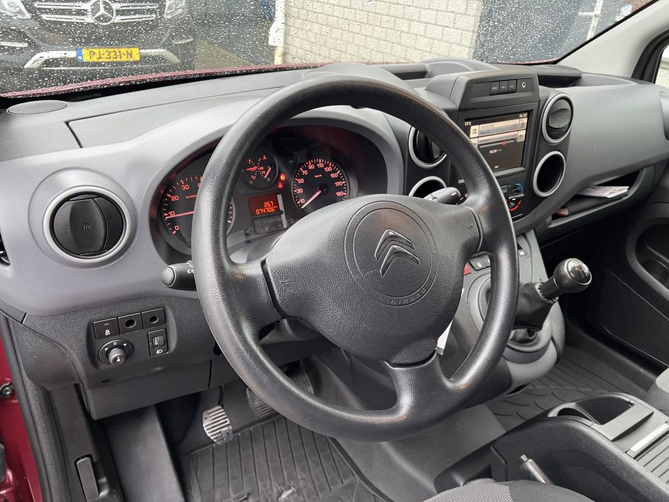 Citroën Berlingo 1.6 BlueHDI 75 Comfort / vaste prijs rijklaar € 7950 ex btw / lease vanaf € 146 / euro 6 diesel / airco / cruise / navi / dakrails / bordeaux rood metallic