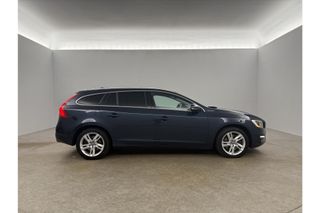 Volvo V60 2.4 D6 AWD Plug-In Hybrid Summum 215PK Trekhaak LED Clima Cruise Navi Memory-Seats Stoelverwarming 17''LMV